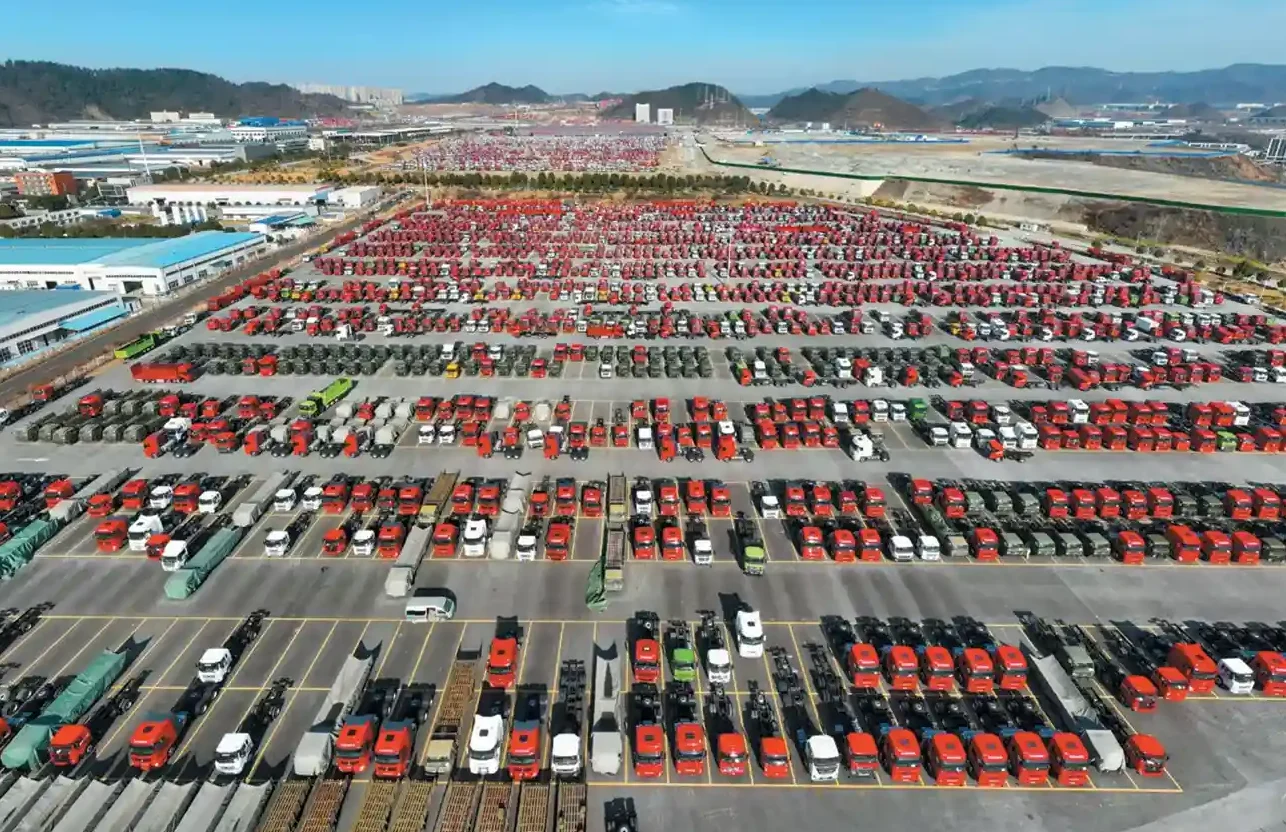 Trucks category offers a wide range of commercial transportation solutions designed for cargo delivery, construction, logistics, and heavy-duty operations. This includes cargo trucks, dump trucks, tractor trucks, and off-road trucks, all built for high performance, durability, and efficiency.