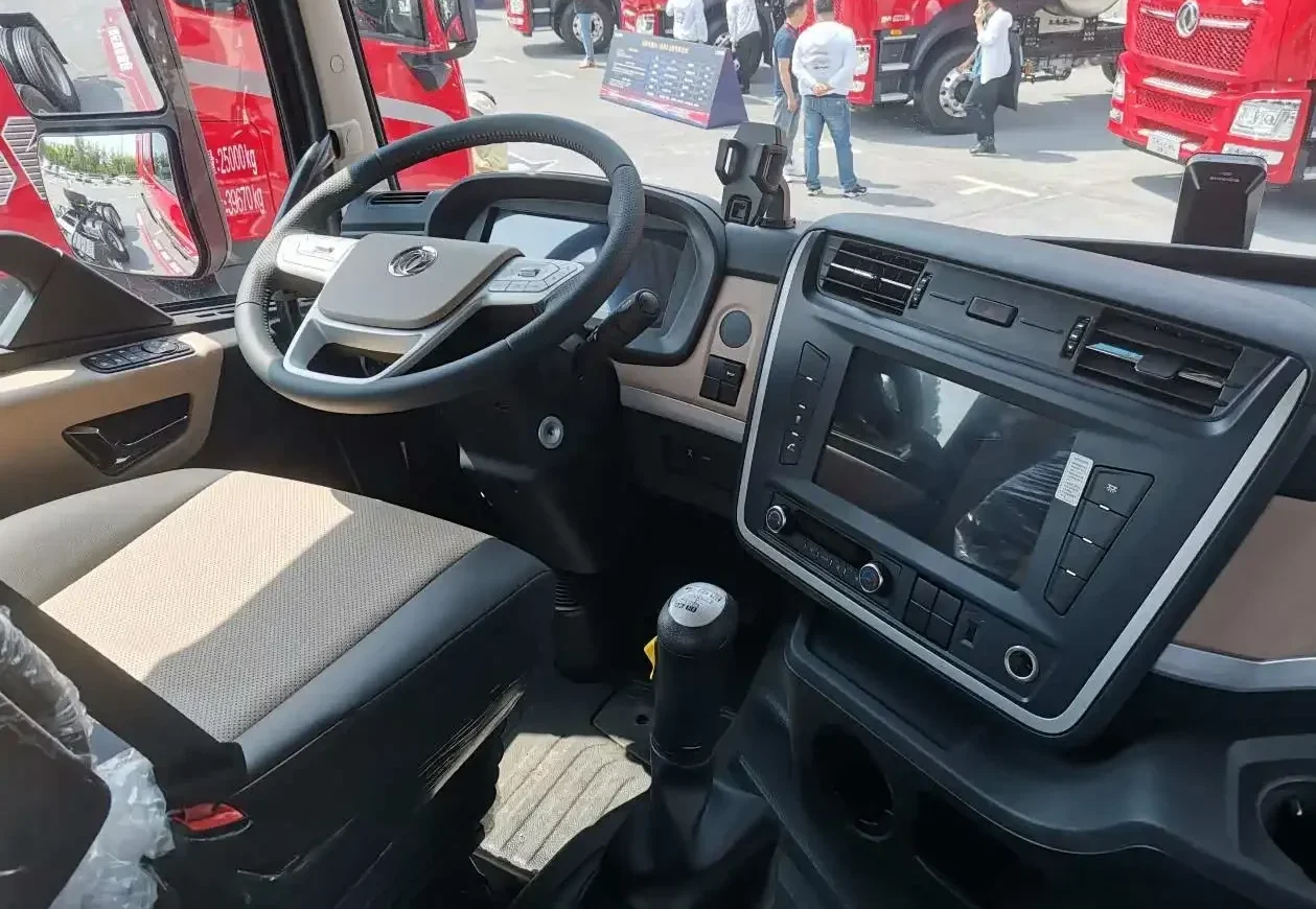 newly designed high-performance dongfeng KL LNG tractor head