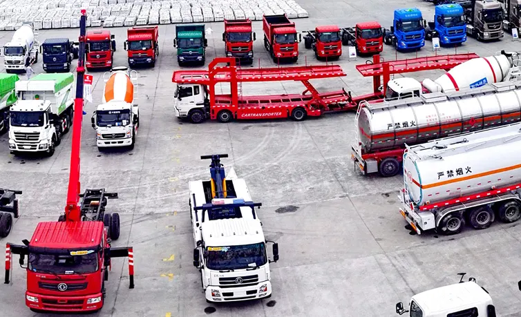 Develop unique mobile solutions on our purpose-built Special Vehicle Chassis. Custom-engineered to support the demanding requirements of fire trucks, crane carriers, aerial work platforms, and other high-value specialty vehicles, ensuring safety and performance under unique operating conditions.