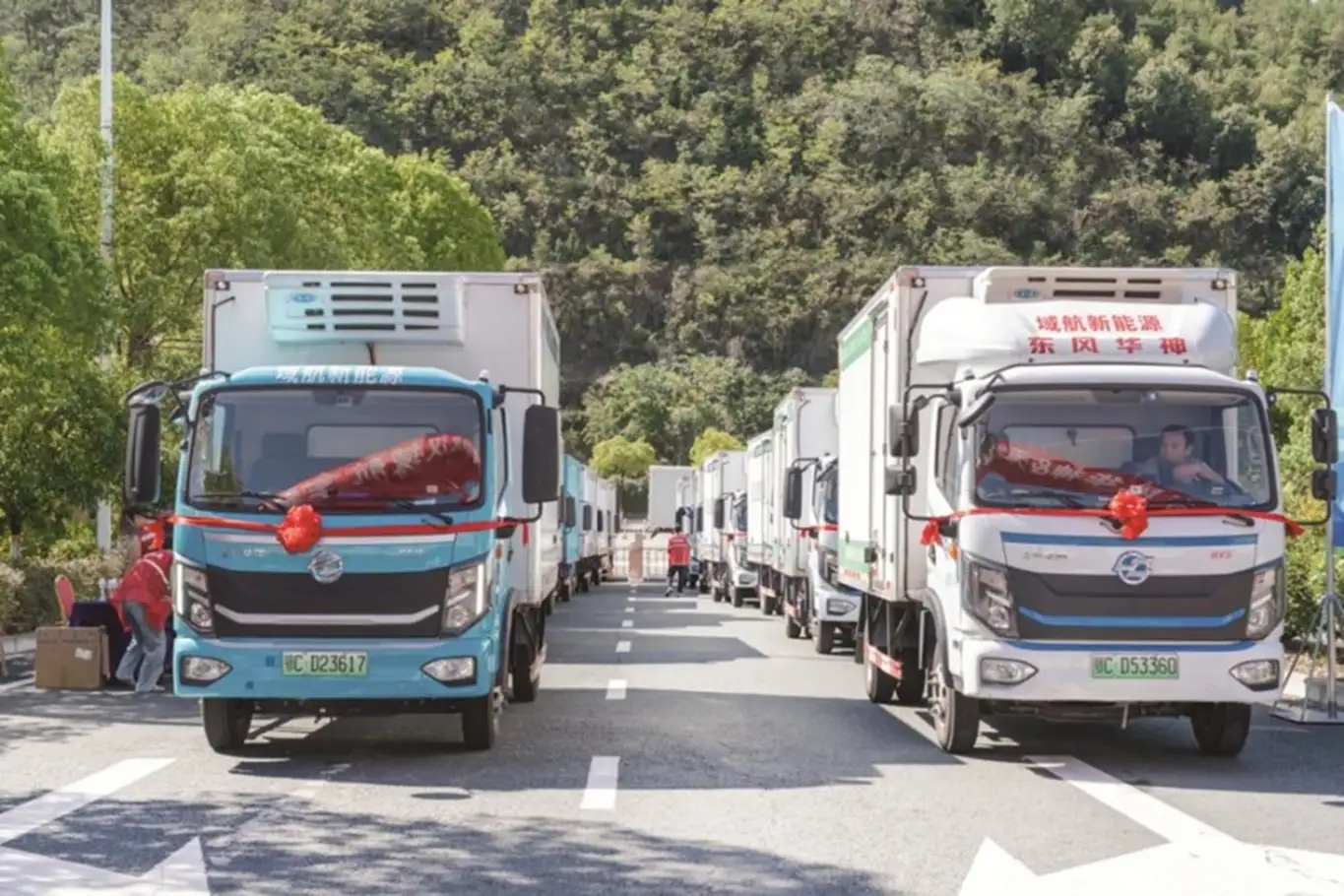 Guarantee the freshness of your goods with our reliable Refrigerated Trucks. With precise temperature control, they are perfect for transporting perishable food, pharmaceuticals, and chemicals, ensuring cold chain integrity.