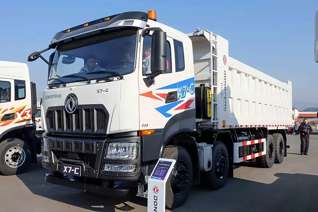 The Dongfeng X7-C heavy duty dump truck is designed for high payload applications, especially in mining and construction environments.