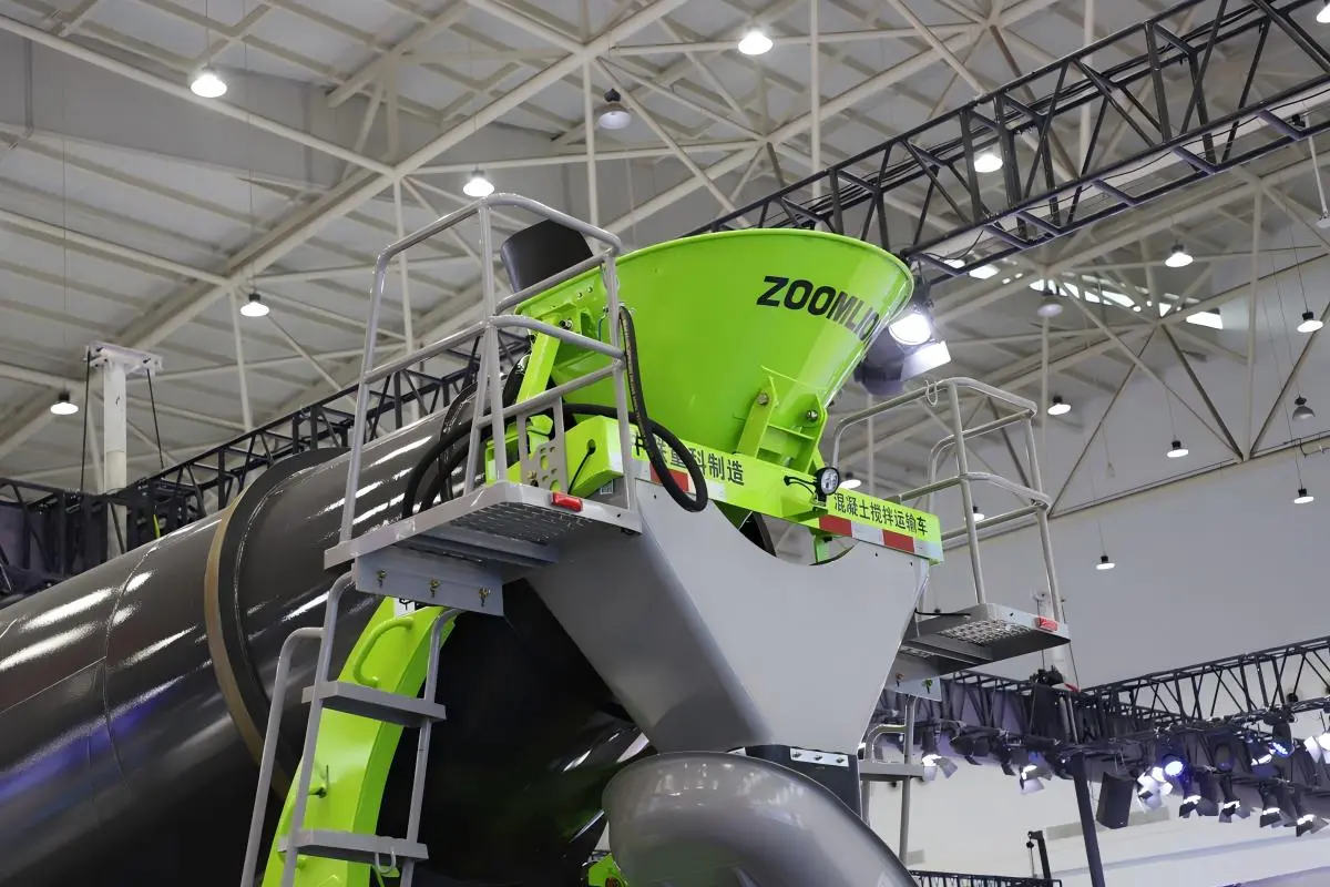 8×4 electric mixer truck