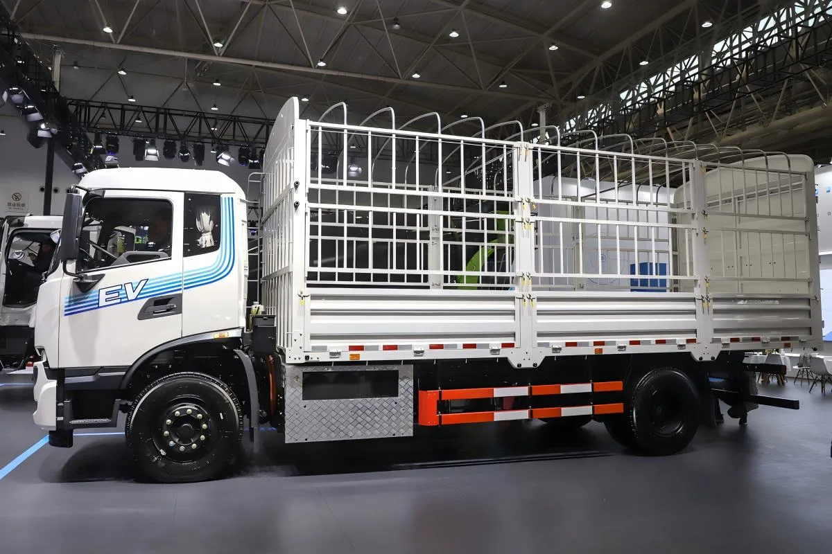 electric truck for aquatic transport