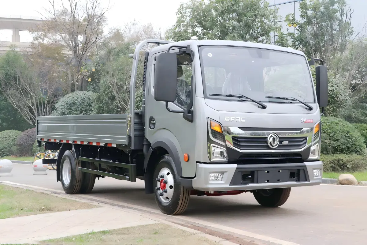 Dongfeng Captain Star K6-L 163HP 4.15m Flatbed Light Truck