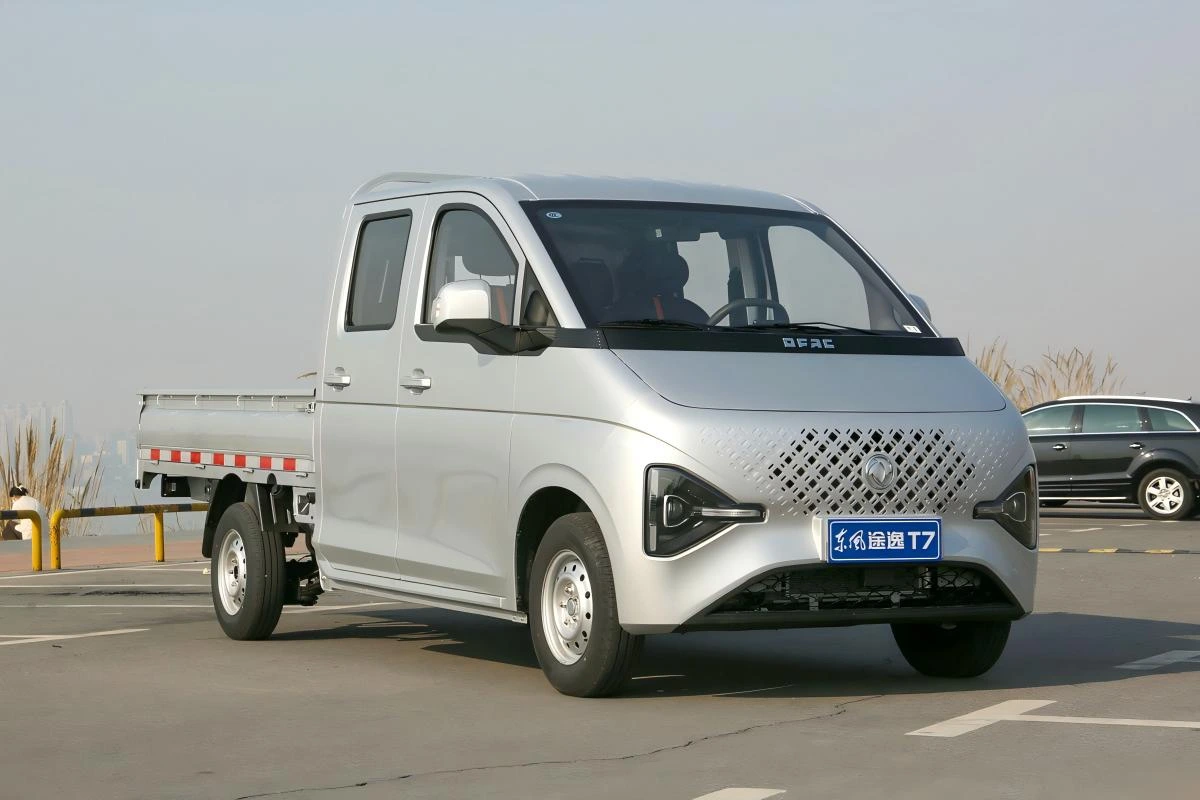 Dongfeng Tuyi T7 double cab mini truck for sale