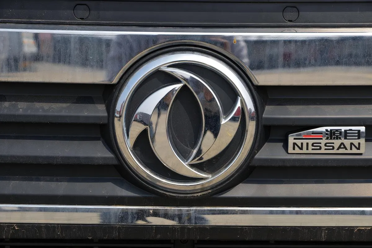Dongfeng-Captain-Star-K6-M-163HP-box-truck